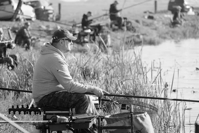 fishing bivvy setup bank , photo from Pexels
