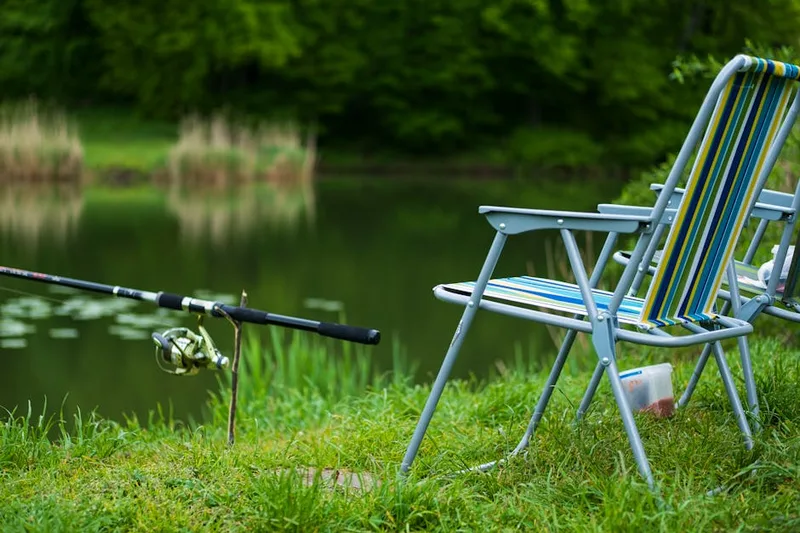 fishing chair outdoor lakeside , photo from Pexels